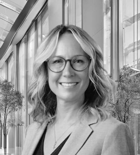 Carrie Koenig headshot